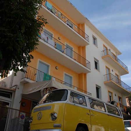Jammin' Hostel & Bar Rimini Buitenkant foto